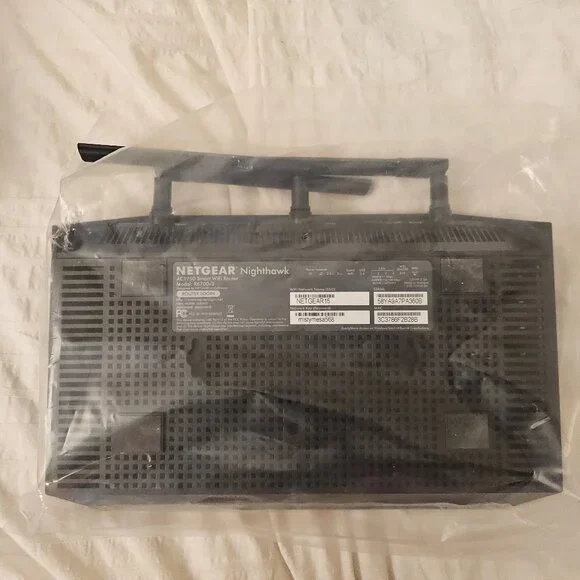 Netgear Nighthawk AC1750 Wifi Router - R6700 - Picture 8 of 10